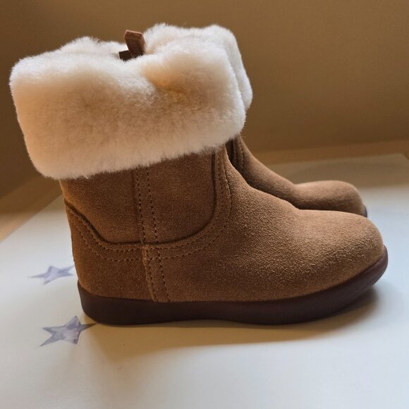 Ugg Jorie II Boot - Picture 3 of 6
